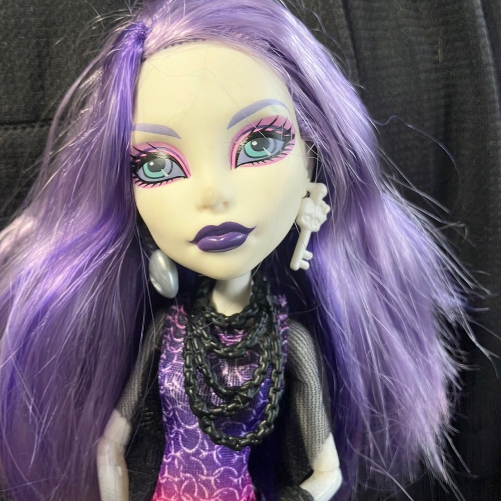 Vintage Monster High doll, Spectra Vondergeist OG1, picture day 2010 edition